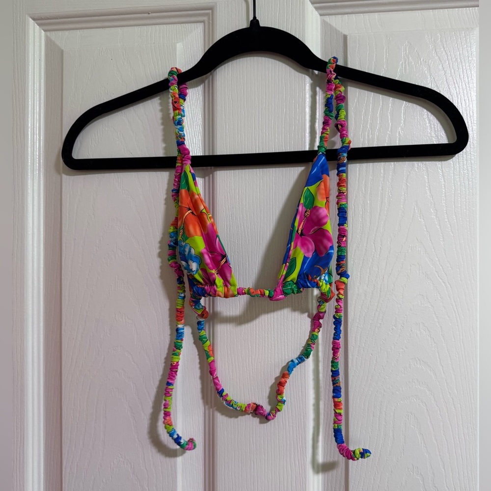 Frankie’s neon and tropical surfer bikini top